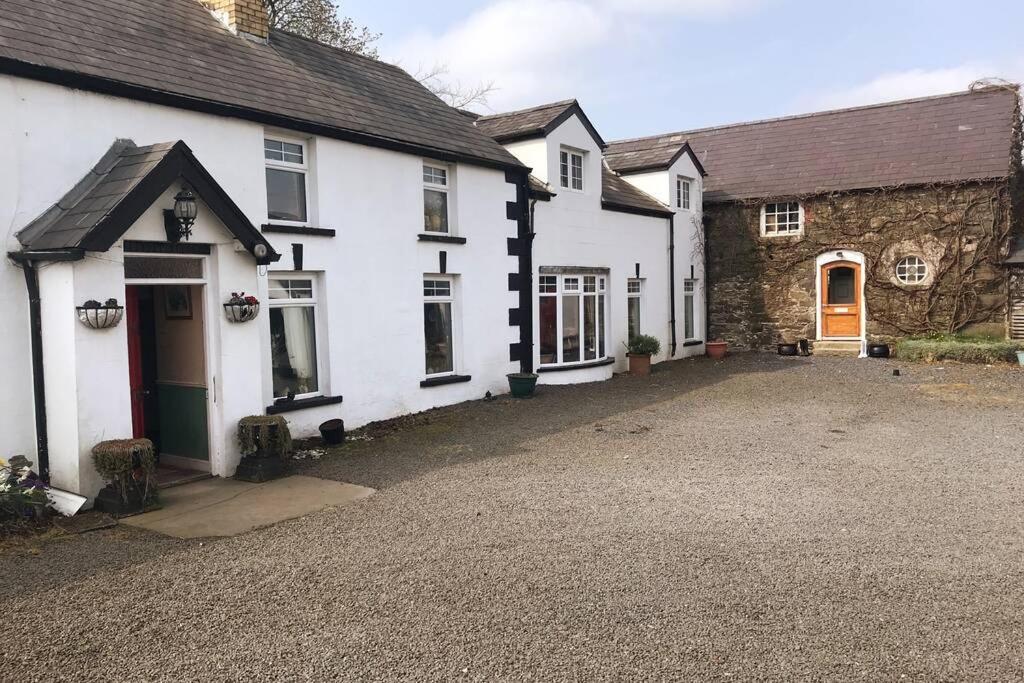 The Byre . Apartment Dromore  ภายนอก รูปภาพ