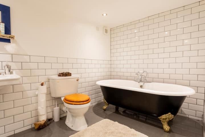 The Byre . Apartment Dromore  ภายนอก รูปภาพ